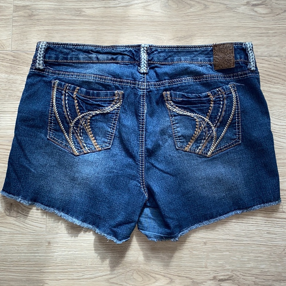 Ariya Embroidered Jean Shorts